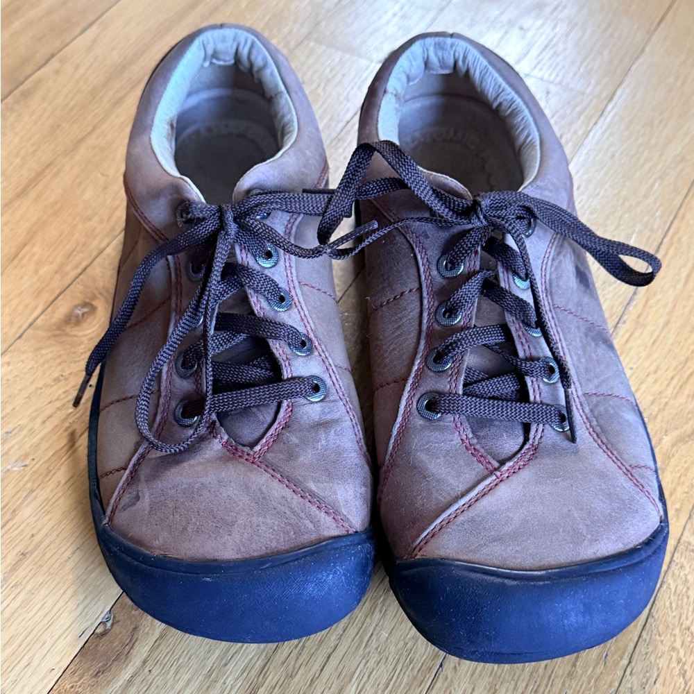 Keen Brown Leather Lace-Up Shoes - Picture 2 of 12